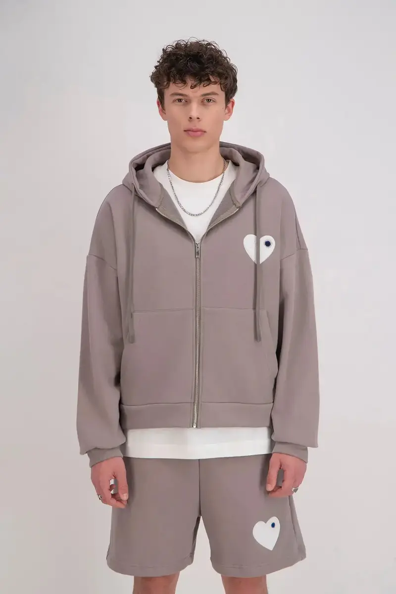 Veste Gris Coeur Blanc avec capuche et fermeture Zip