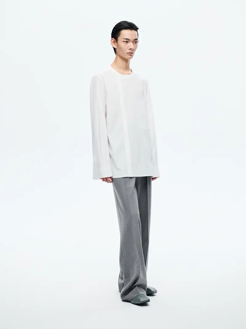 WHITE CREW NECK ASYMMETRIC SHIRT