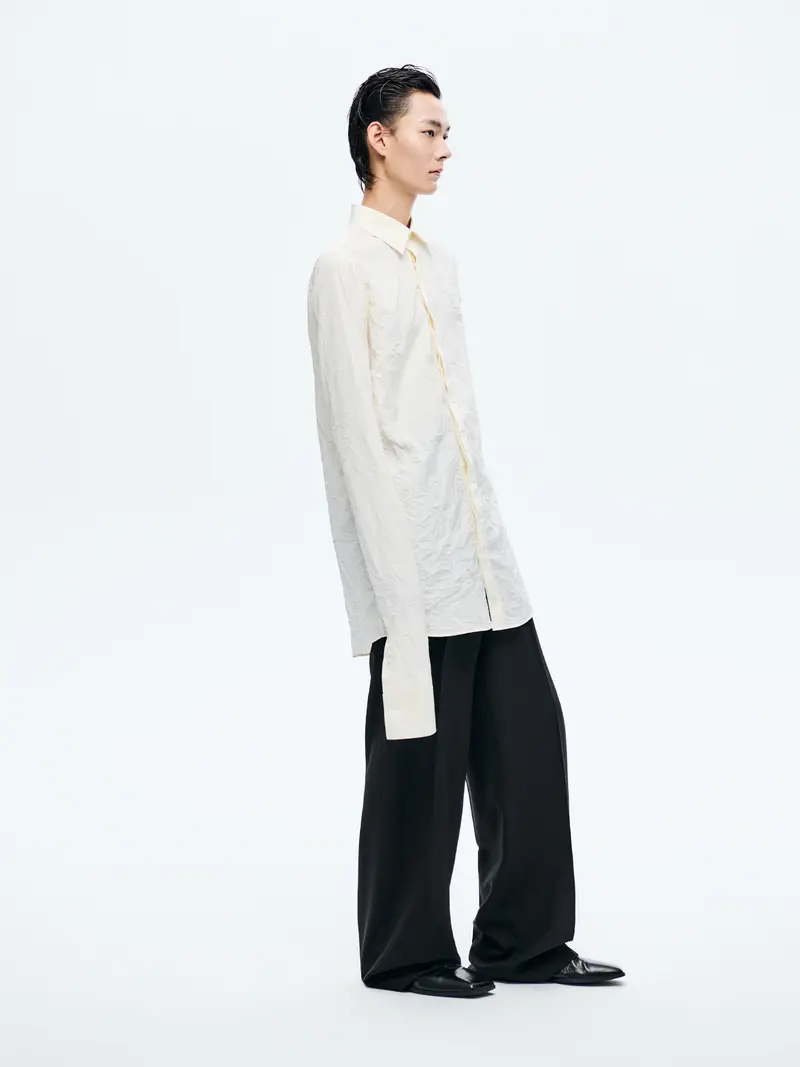 WHITE TEXTURE PLEATED SLEEVE SHIRT